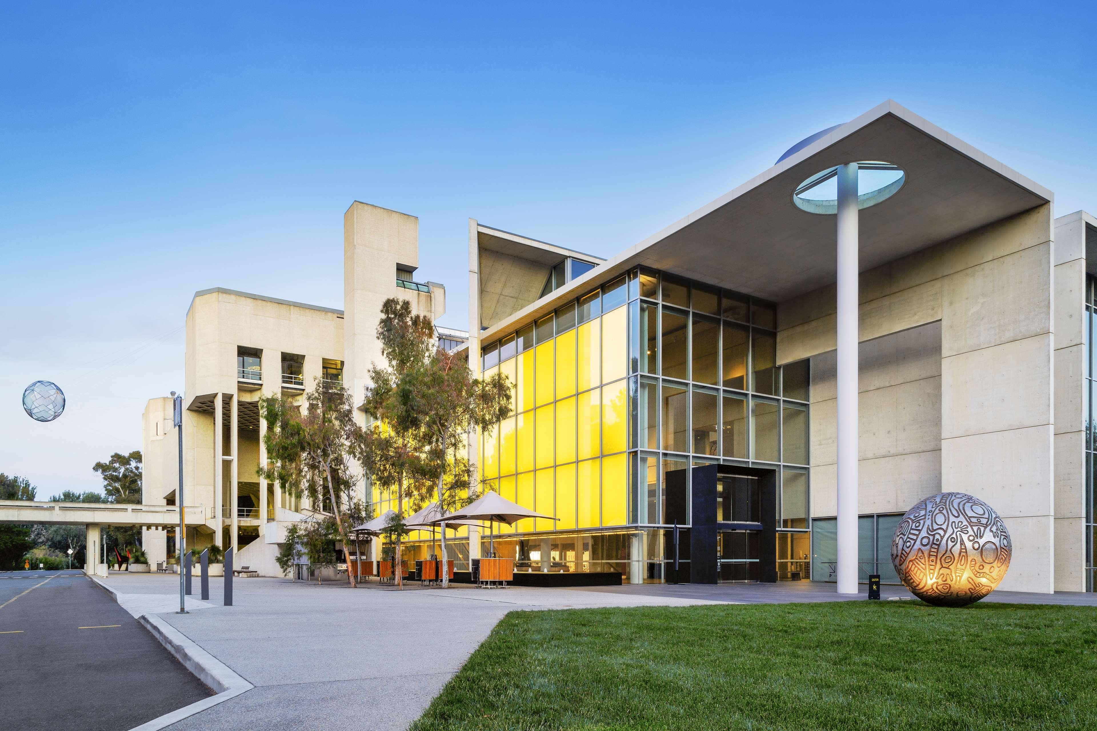 Hyatt Hotel Canberra - A Park Hyatt Hotel Exteriér fotografie The National Institute of Dramatic Art